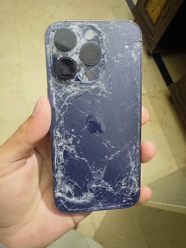 iPhone 14 Pro broken 2