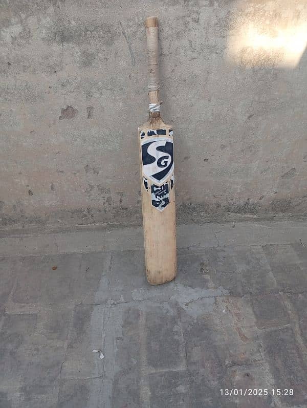 Bat In good condition 2