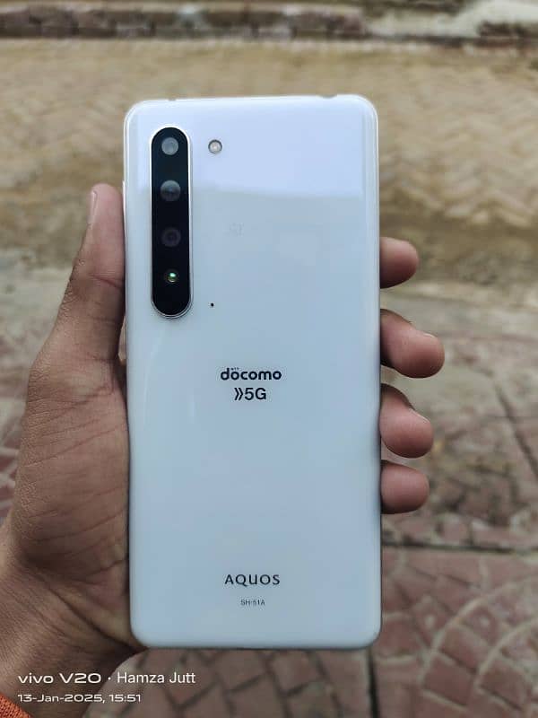 Aquos R5 0