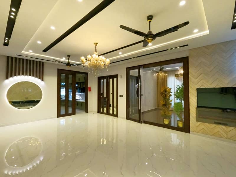 REAL PRICE 13.5 MARLA | LUXURY MODERN DESIGN | HOUSE FOR SALE | NEAR GRAND JAMIA MASJID 10