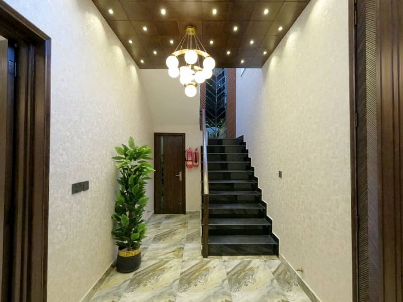 REAL PRICE 13.5 MARLA | LUXURY MODERN DESIGN | HOUSE FOR SALE | NEAR GRAND JAMIA MASJID 27