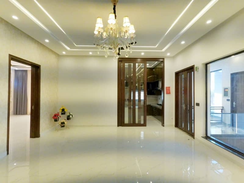 REAL PRICE 13.5 MARLA | LUXURY MODERN DESIGN | HOUSE FOR SALE | NEAR GRAND JAMIA MASJID 31