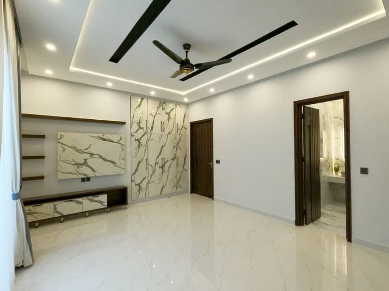 REAL PRICE 13.5 MARLA | LUXURY MODERN DESIGN | HOUSE FOR SALE | NEAR GRAND JAMIA MASJID 42