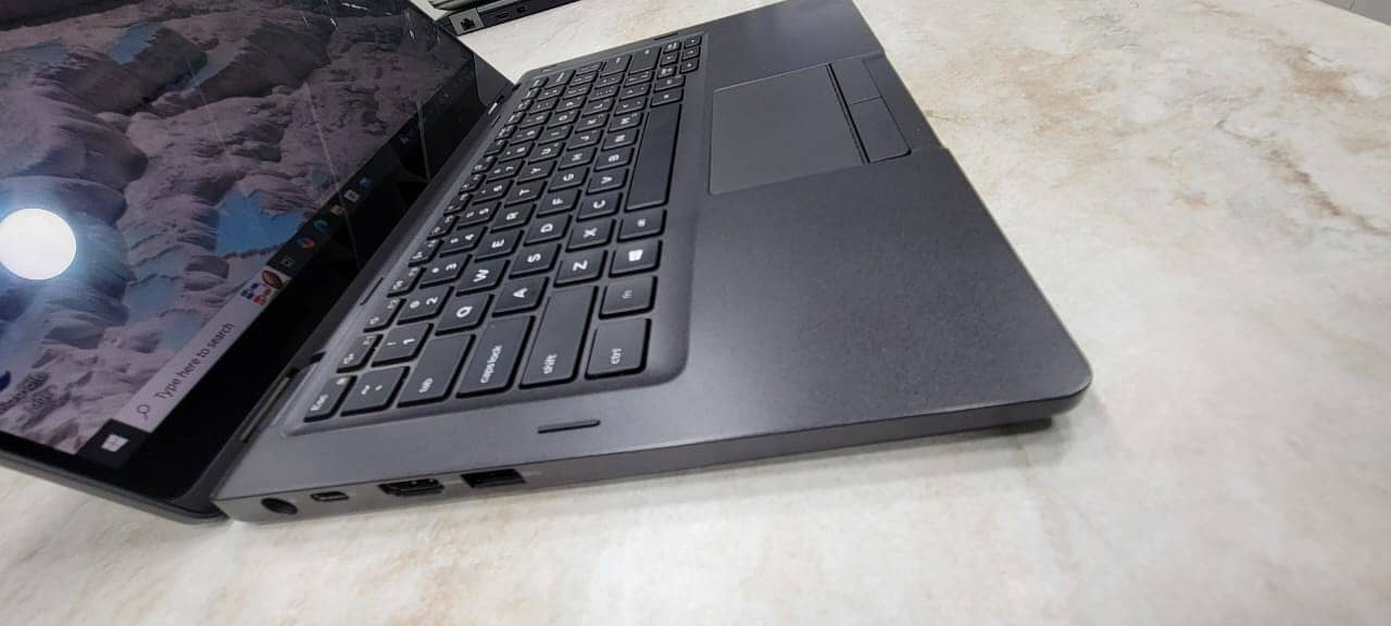 Dell Latitude 5300 2in1 4