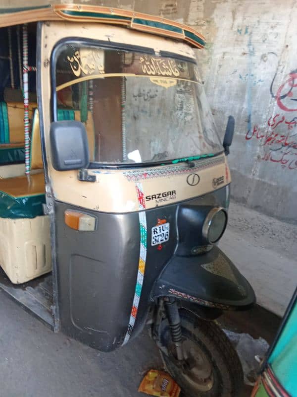 auto rickshaw Sazgar bilkul ok  all chrze new ha 03195360190 2