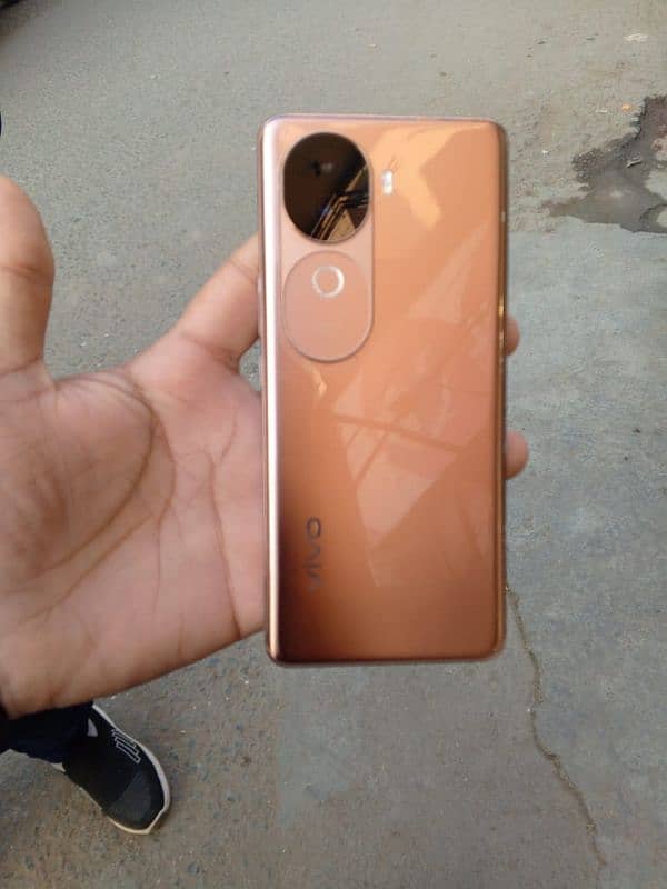 vivo v40e 10/10 condition 1.5 month use hua ha 1