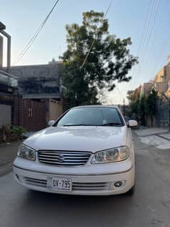 Nissan Sunny 2010