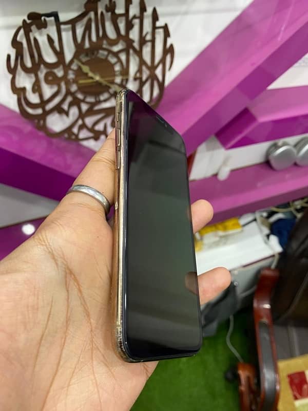 apple iPhone 11 pro /- 03461809478 3