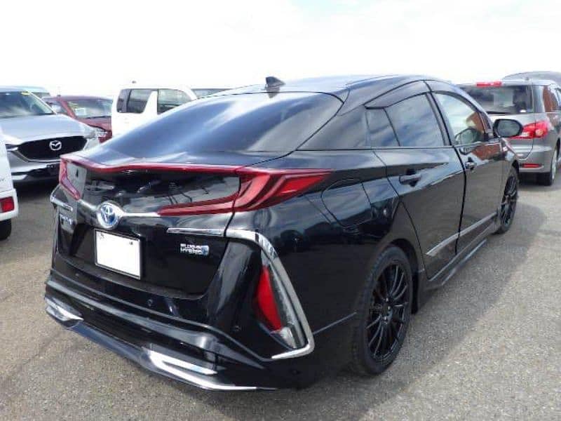 Toyota Prius PHV 2020 8