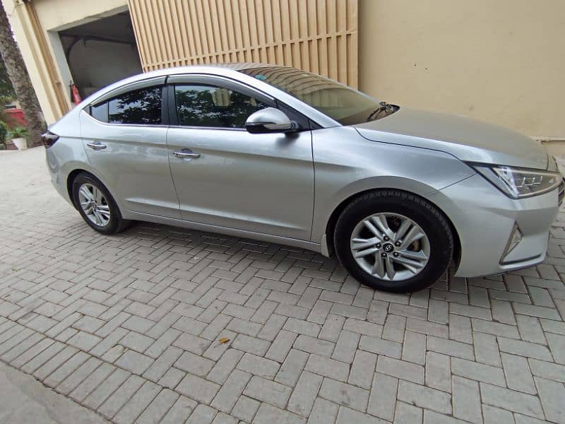 Hyundai Elantra GLS 9