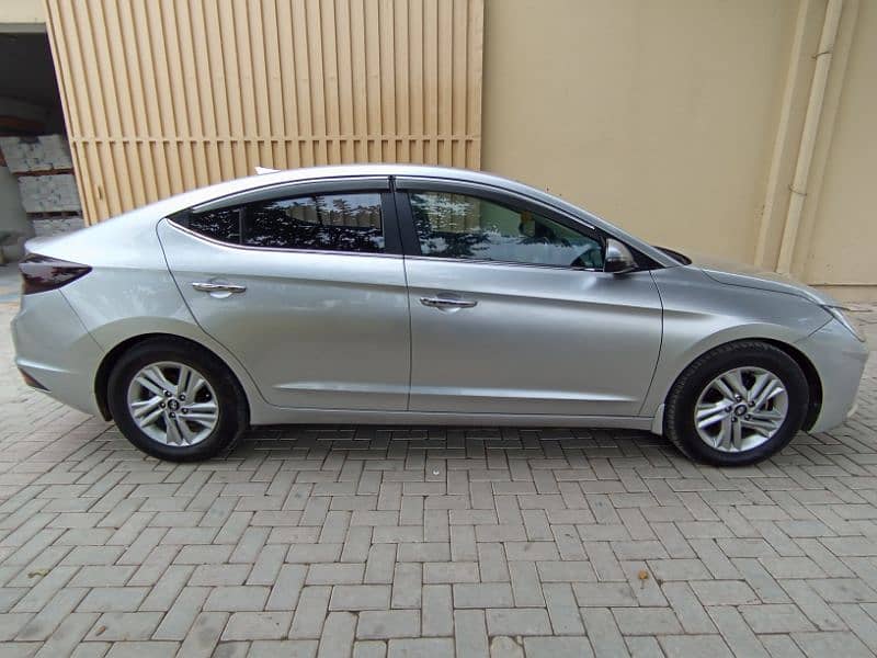 Hyundai Elantra GLS 10