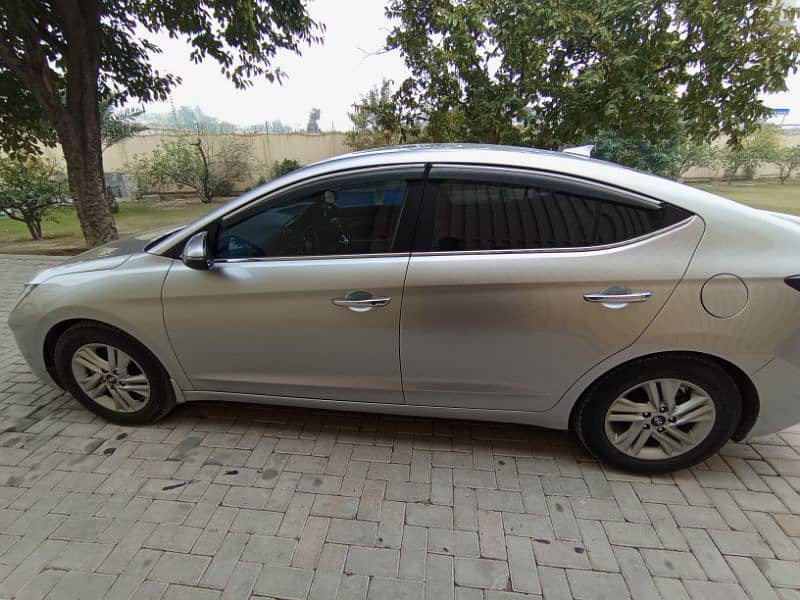 Hyundai Elantra GLS 12