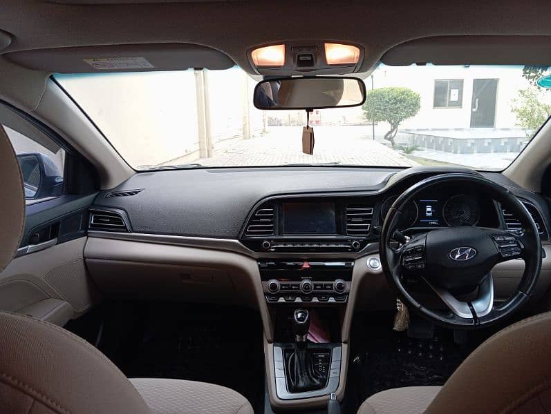 Hyundai Elantra GLS 16