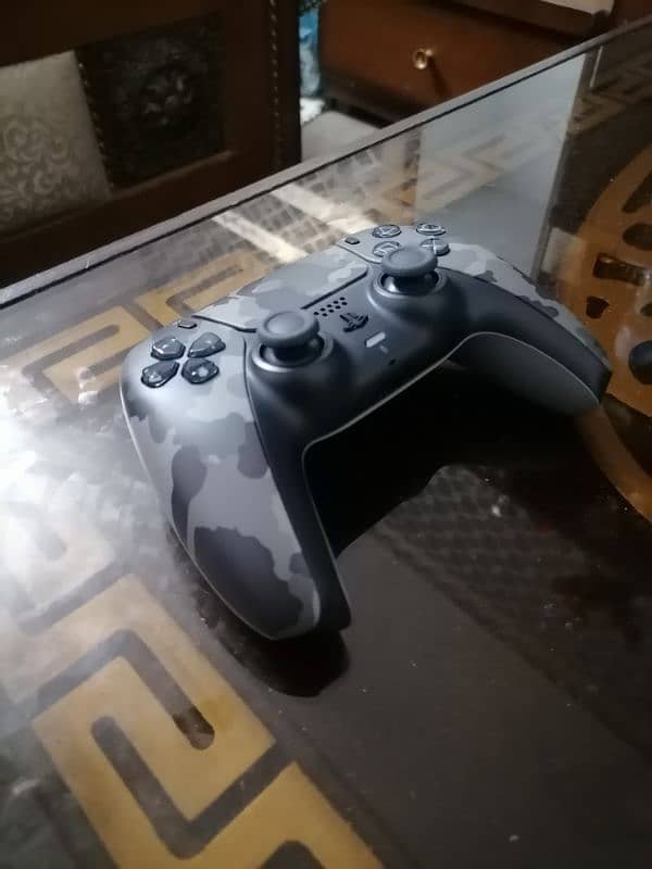 PS5 controller 3