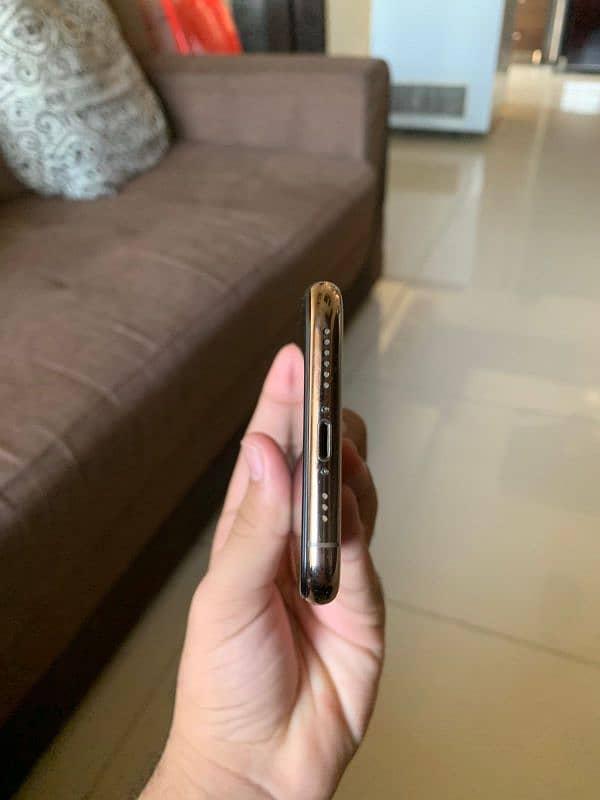 iPhone 11 Pro PTA APPROVE GOLDEN COLOUR 256GB 2