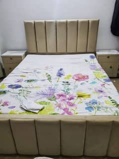 Golden Qeen size Bed. Woth 2 side tables and mattress