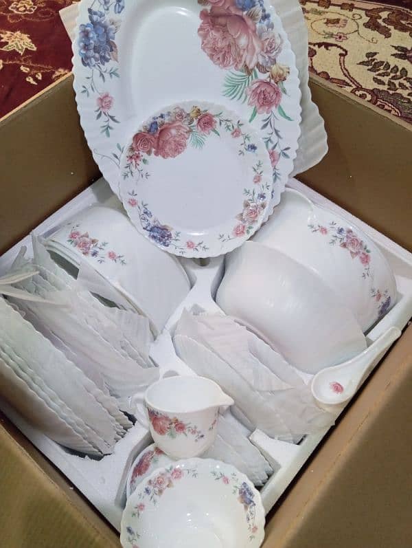 72 PCs Round dinner set 2