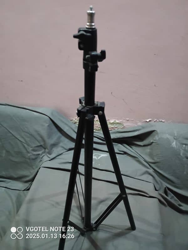 tripod stand 2