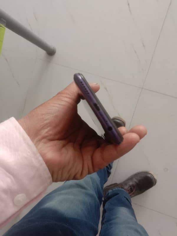 Infinix hot 8 lite 2/32 2