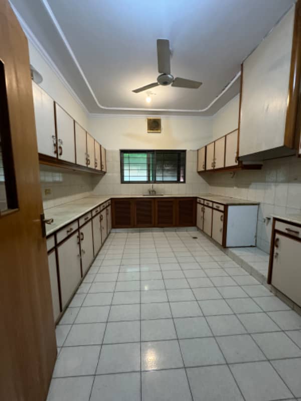 1.5 Kanal Double Story House With Basement Vvip Location For Sale 2