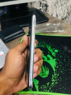 iphone x 8/10 32k negotiable