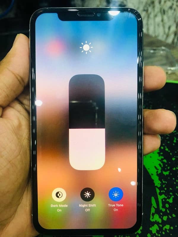 iphone x 8/10 32k negotiable 4