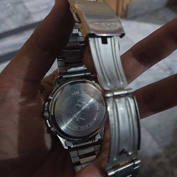 Casio and La cavalera men's watch it's original came from saudi Arabia 16