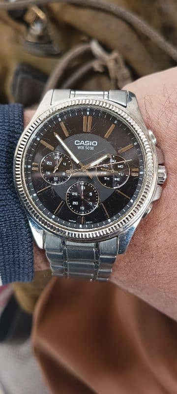 Casio and La cavalera men's watch it's original came from saudi Arabia 17