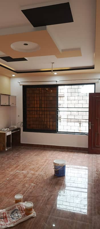 10MARLA NEW RENOVATED PORTION FOR RENT IN ALLAMA IQBAL TOWN 2