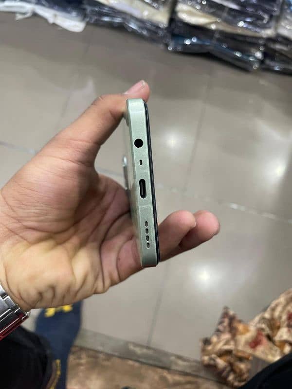 URGENT SALE REALME C63 5