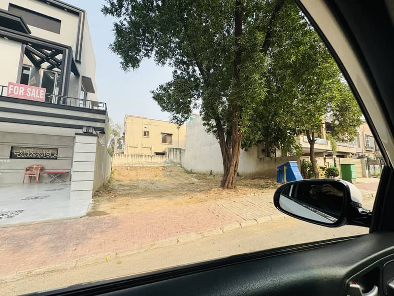 10 Marla Residential Plot For Sale In Bahria Town Lahore 3