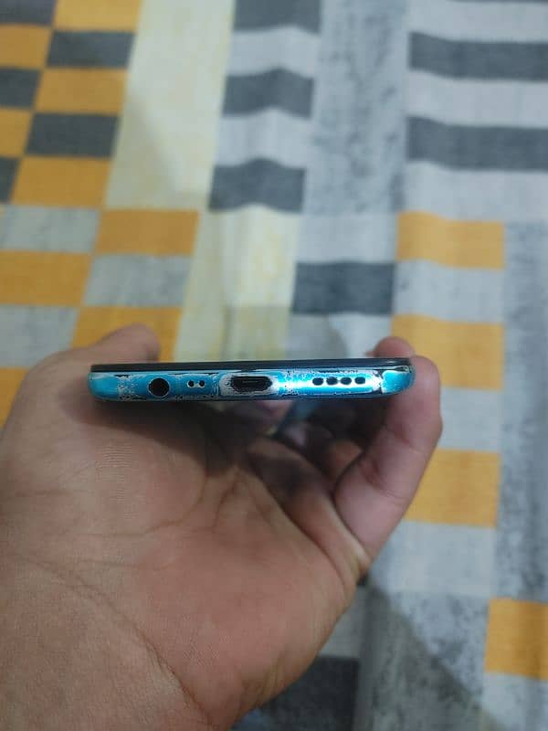 Realme 5i | 4+64 | 8/10 no fault 2