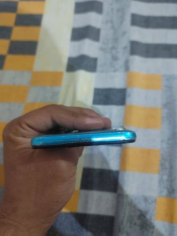 Realme 5i | 4+64 | 8/10 no fault 3