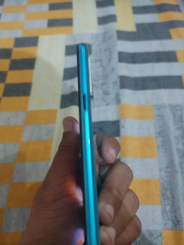 Realme 5i | 4+64 | 8/10 no fault 4