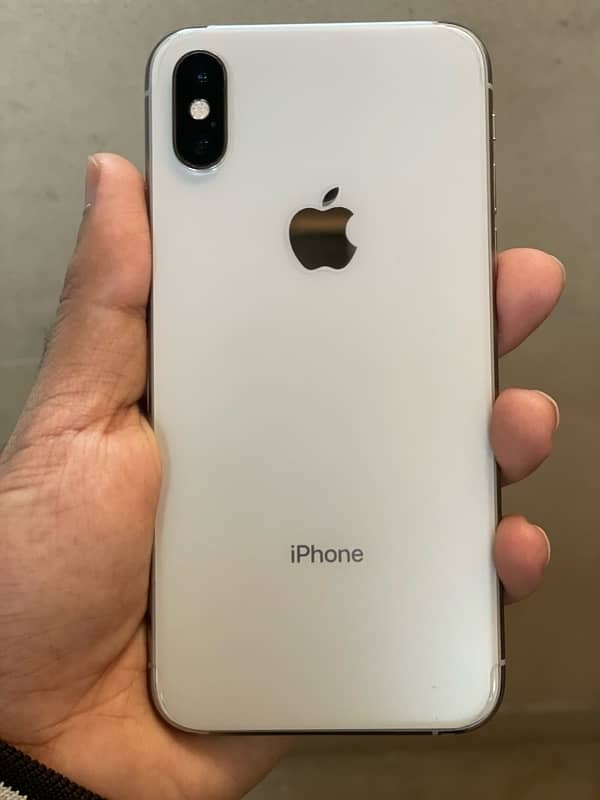 iPhone XS White Pristine Condition 1