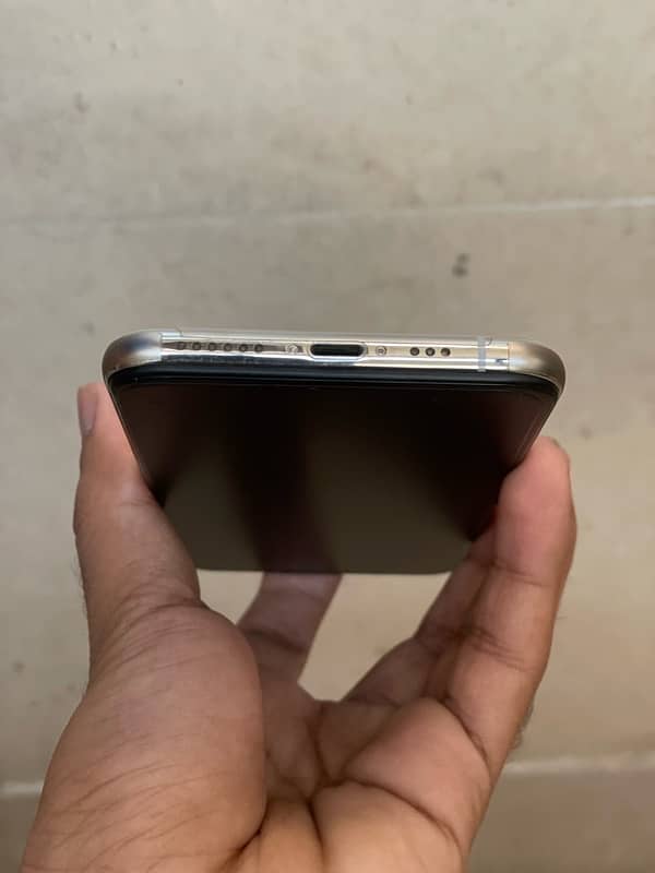 iPhone XS White Pristine Condition 6