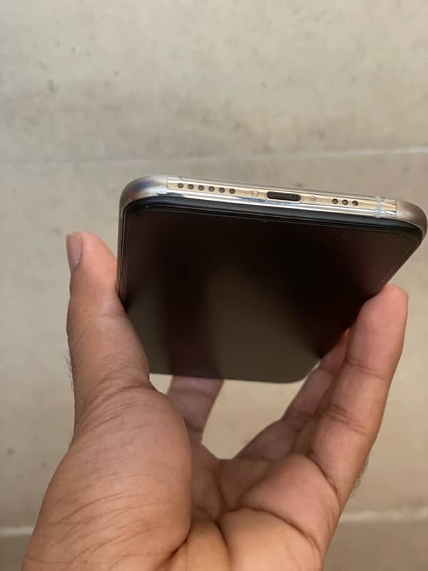 iPhone XS White Pristine Condition 7