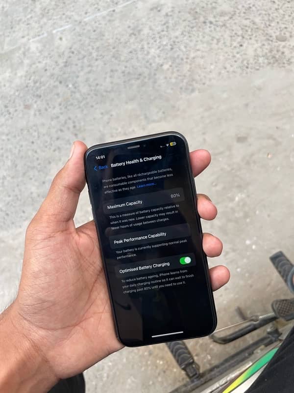 I phone Xr 64gb factory unlock 10