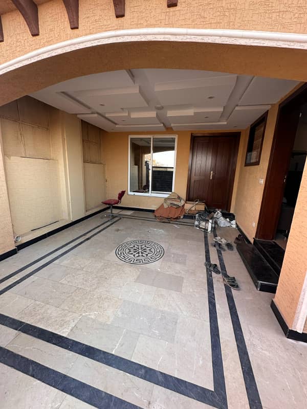 5 marala full furnished house avilable for rent 1