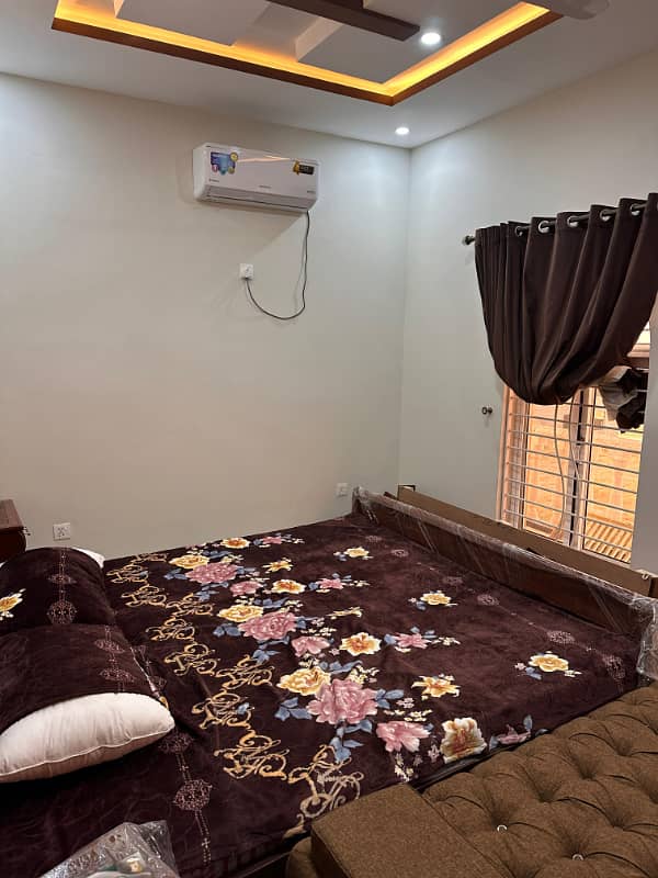 5 marala full furnished house avilable for rent 6