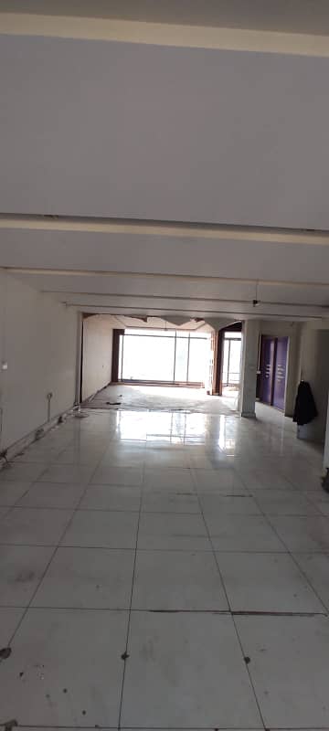 2nd floor 1350sft hall for rent in cavalry ground 2