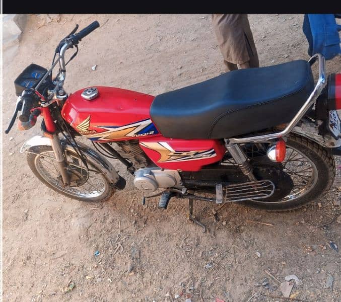 Honda cg 125 2020 model 21 rigester Karachi nomber call no 03476227019 2