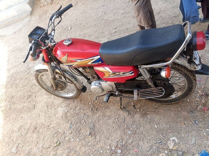 Honda cg 125 2020 model 21 rigester Karachi nomber call no 03476227019 10