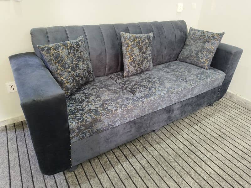 New 3 Seater Sofa 0