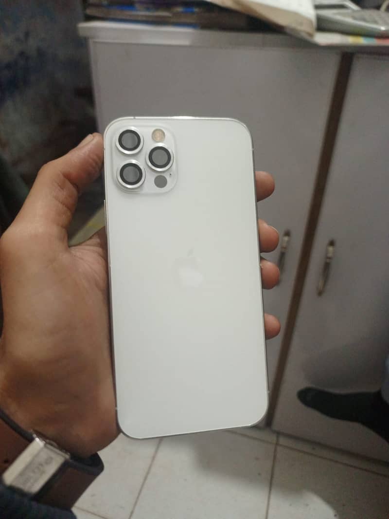 Apple iPhone 12 Pro 1