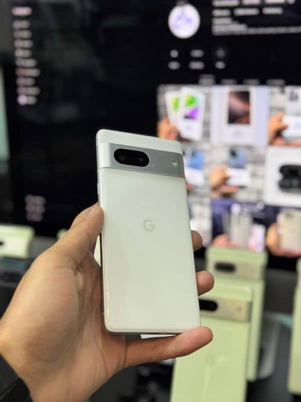 Google Pixel 7 Pro, Pixel 7, Pixel 7a 5