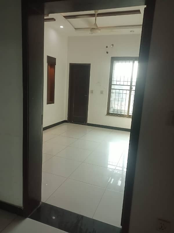 5 marla upper portion for silent office in johar town 2