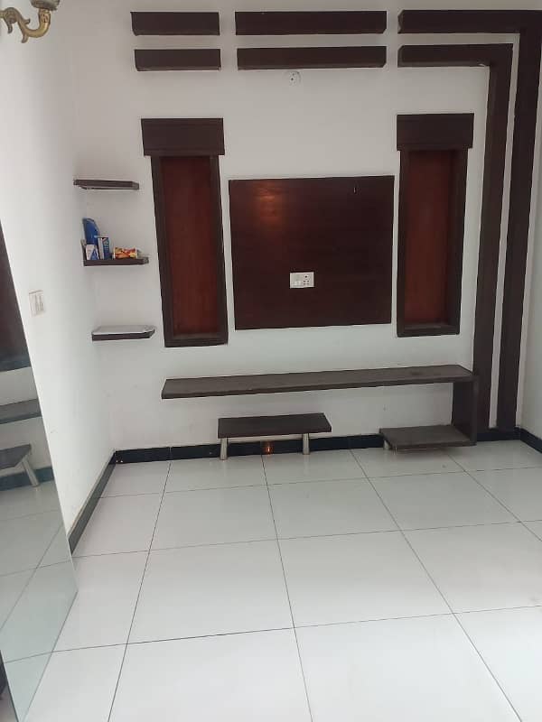 5 marla upper portion for silent office in johar town 4