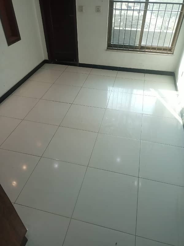 5 marla upper portion for silent office in johar town 5