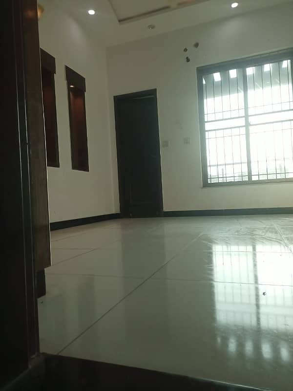 5 marla upper portion for silent office in johar town 6